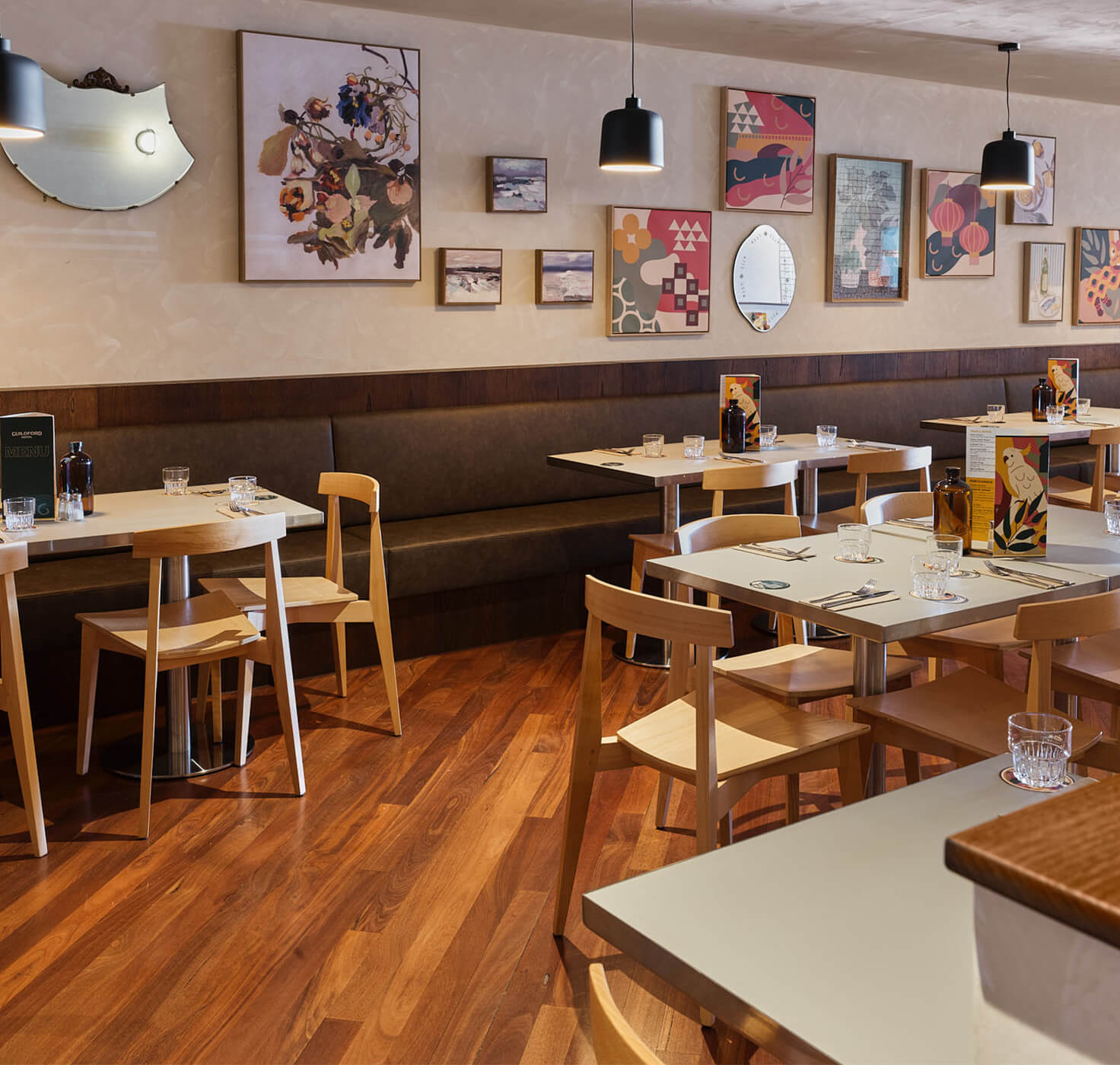 bistro banquet seating with tables and chairs